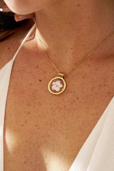 Necklace eclat