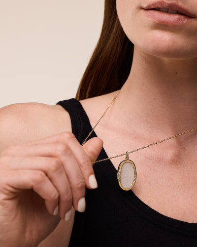 Necklace luster