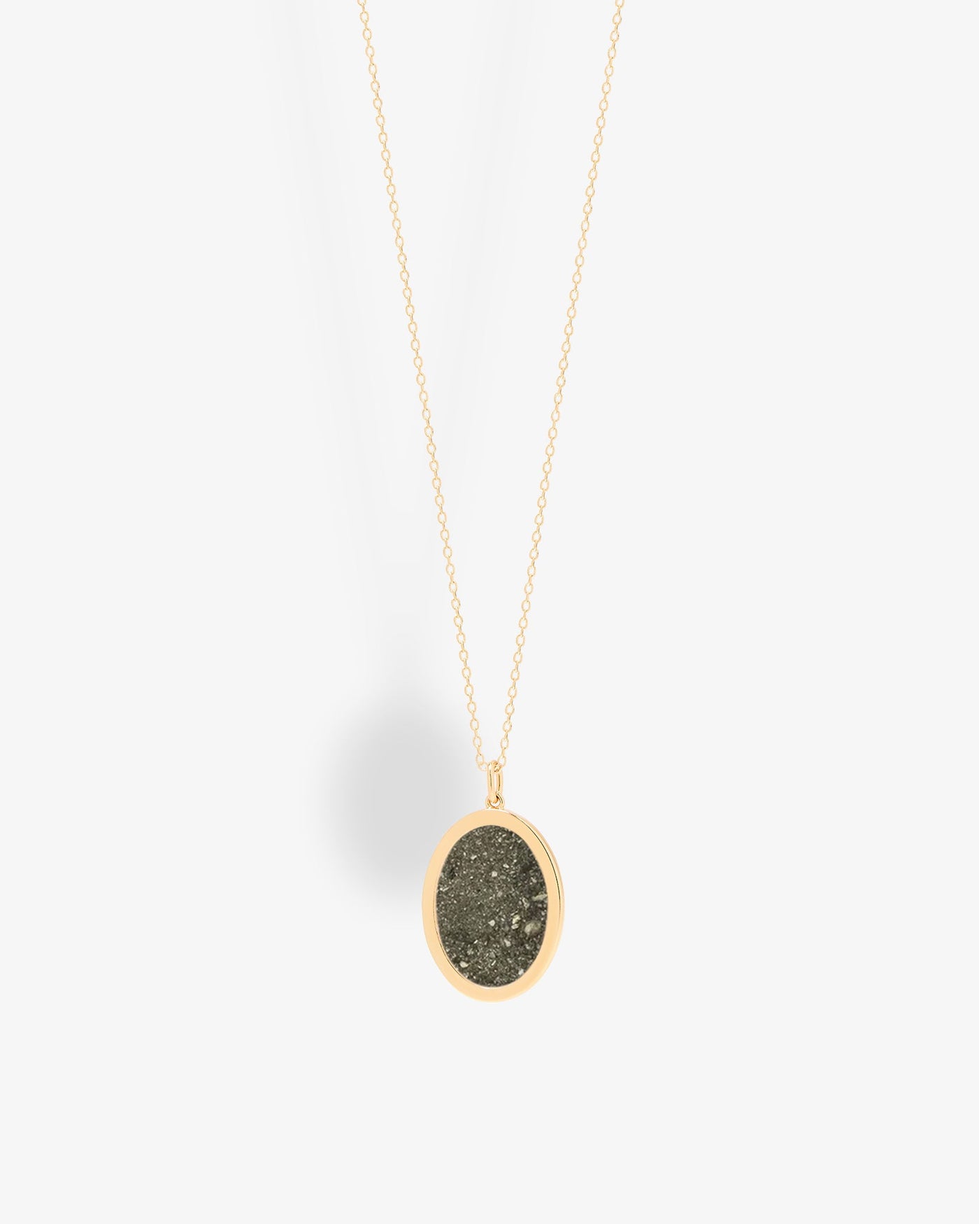 Necklace vitgoldia
